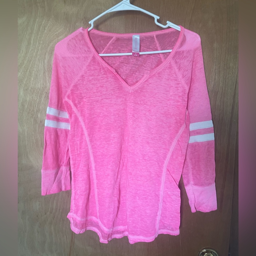 Sporty top. Size: M
